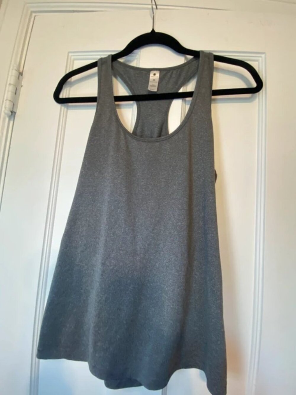 Womens size medium grey racer back tank top yogalicious